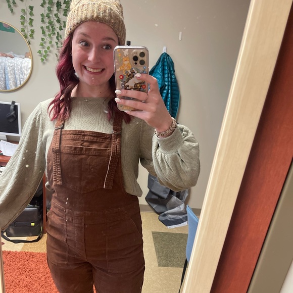 Meet your Posher, Taylor - Picture 4 of 4